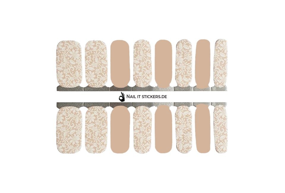 Nagelfolien-Set in Beige mit weißen Blumenmustern im Spitzen-Design